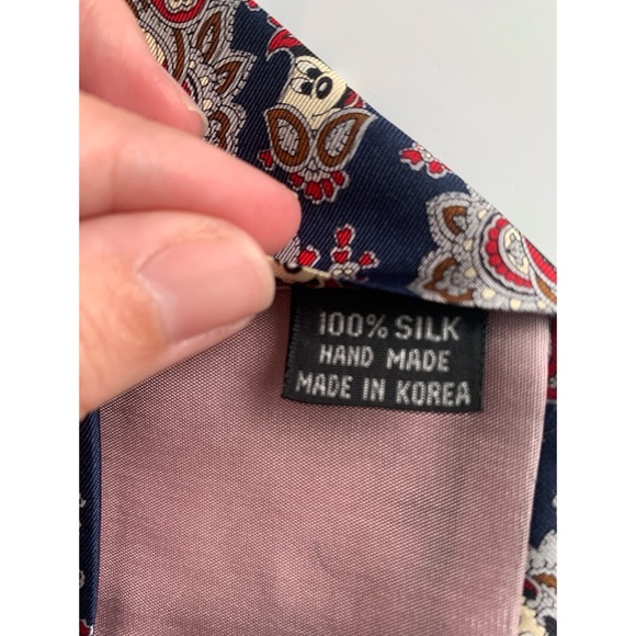 Mickey Mouse Silk Tie - Picture 4 of 4